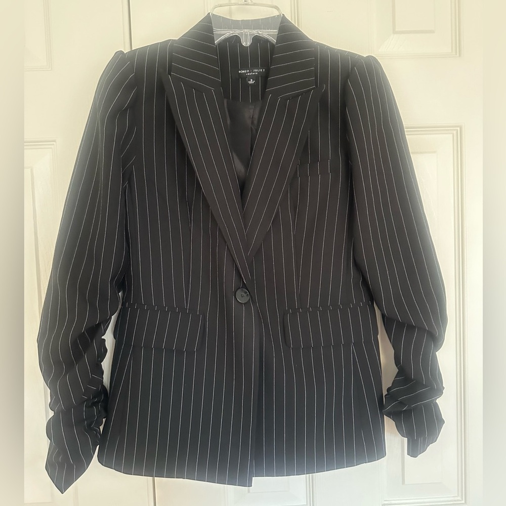 New, Romeo +Juliet couture brand Blazer, Size Small
